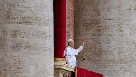 Le pape Leo XIV tient le public avec les médias - Regardez en direct