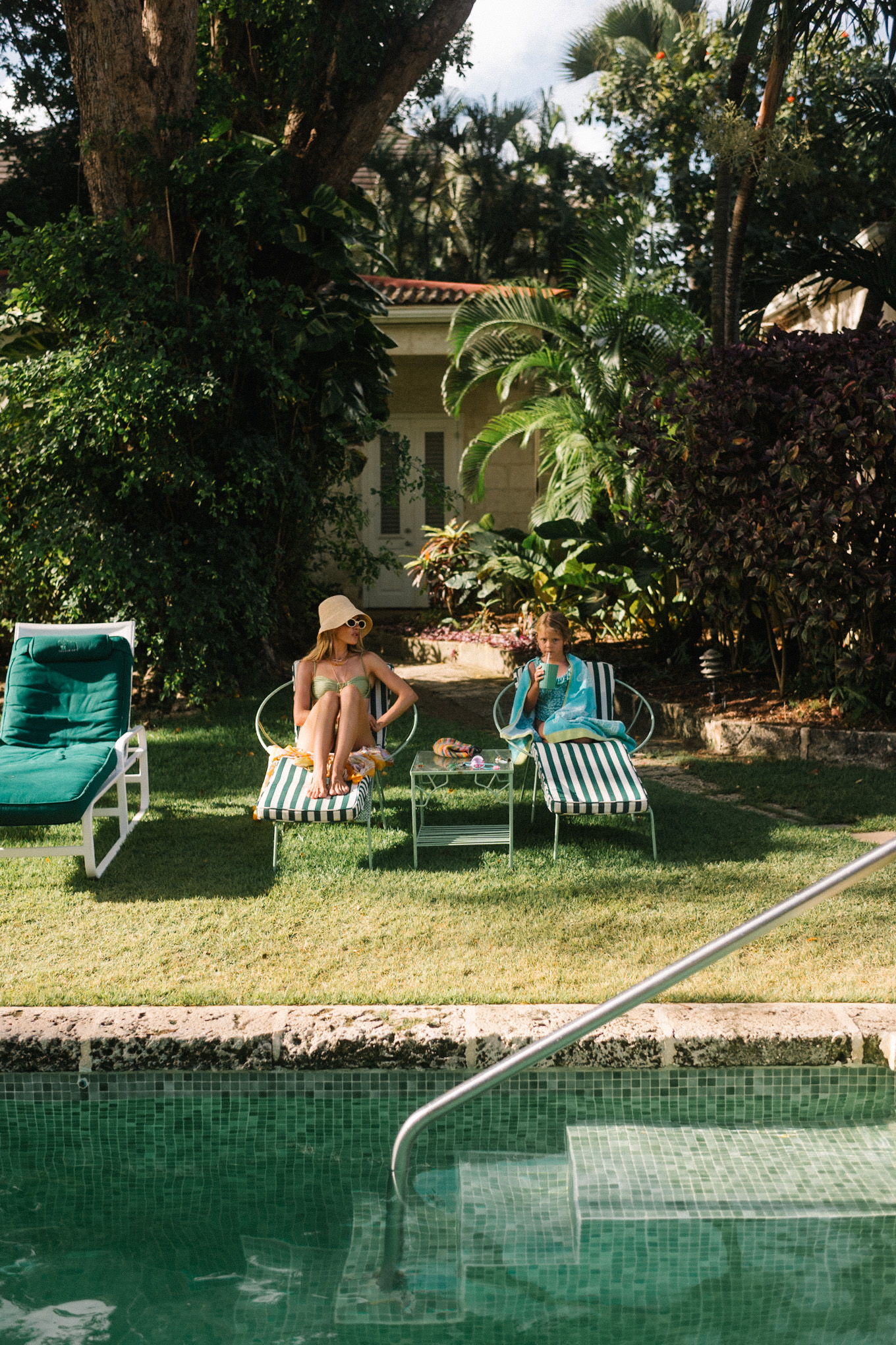 Bikini de bikini vert chapeau