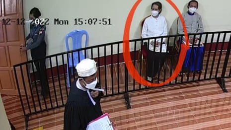Tireled -Toute, les images montrent Aung San Suu Kyi dans la salle d'audience au Myanmar - vidéo