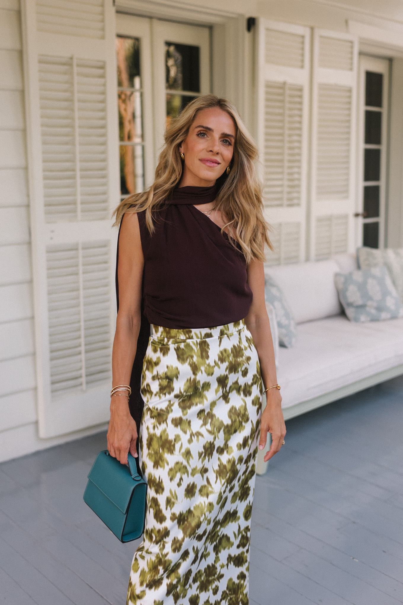 Écharpe à bord brun-jupe maxi de la soie de fleur de fleur