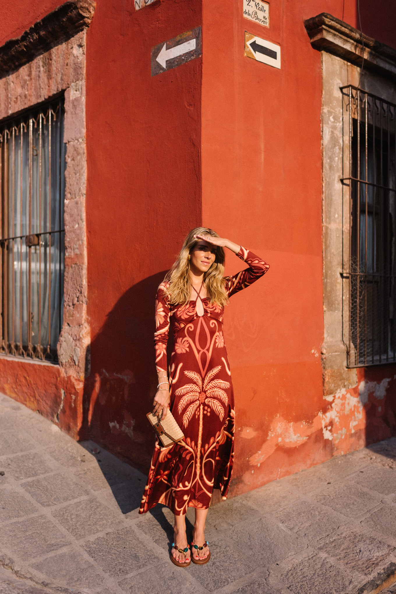 Robe maxi à motifs tropicaux rouges