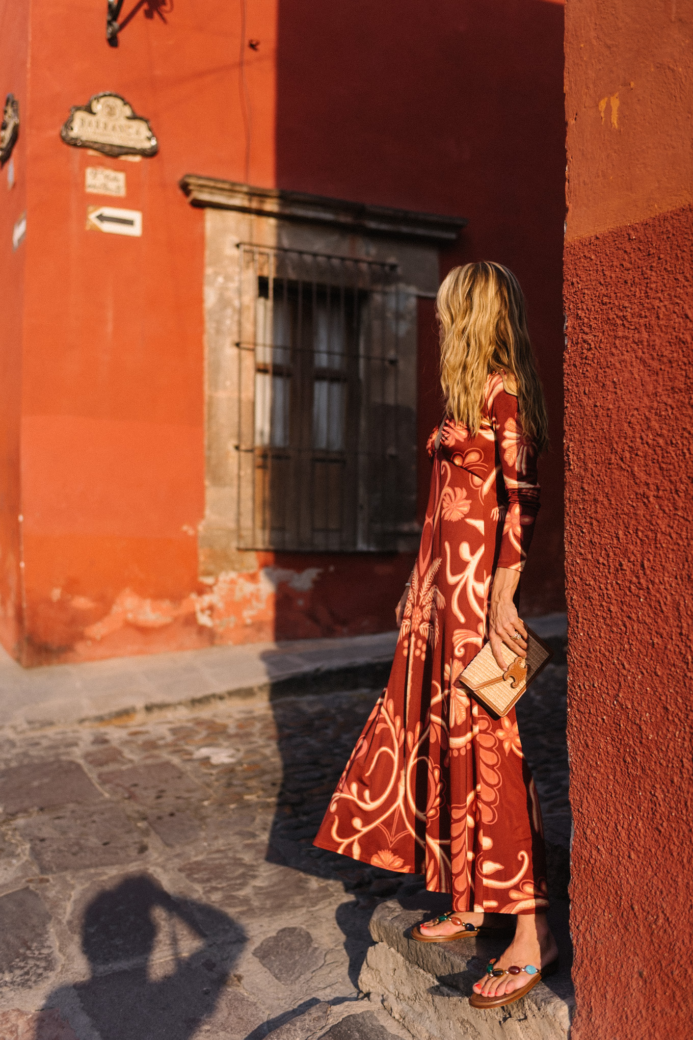 Robe maxi à motifs tropicaux rouges