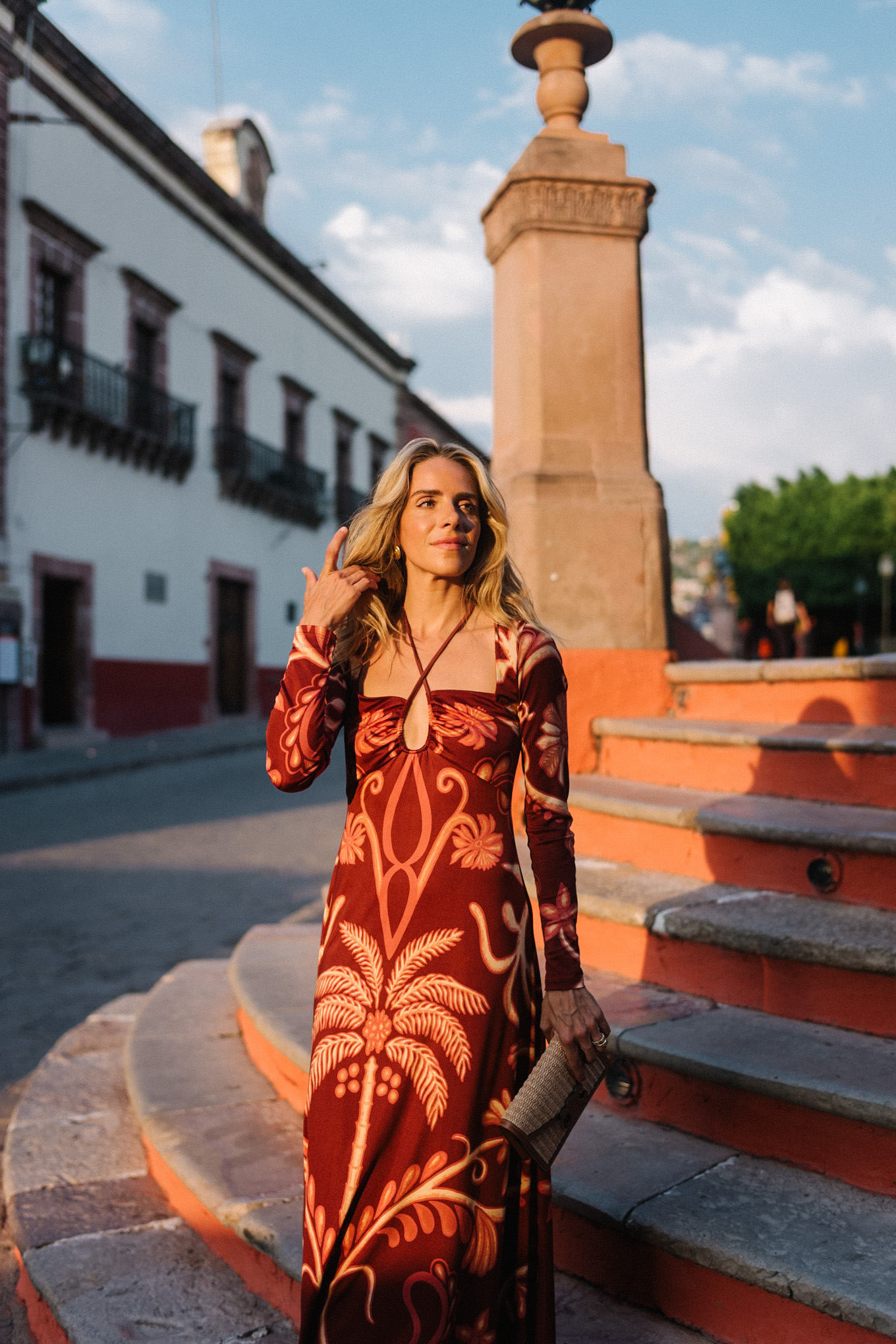 Robe maxi à motifs tropicaux rouges