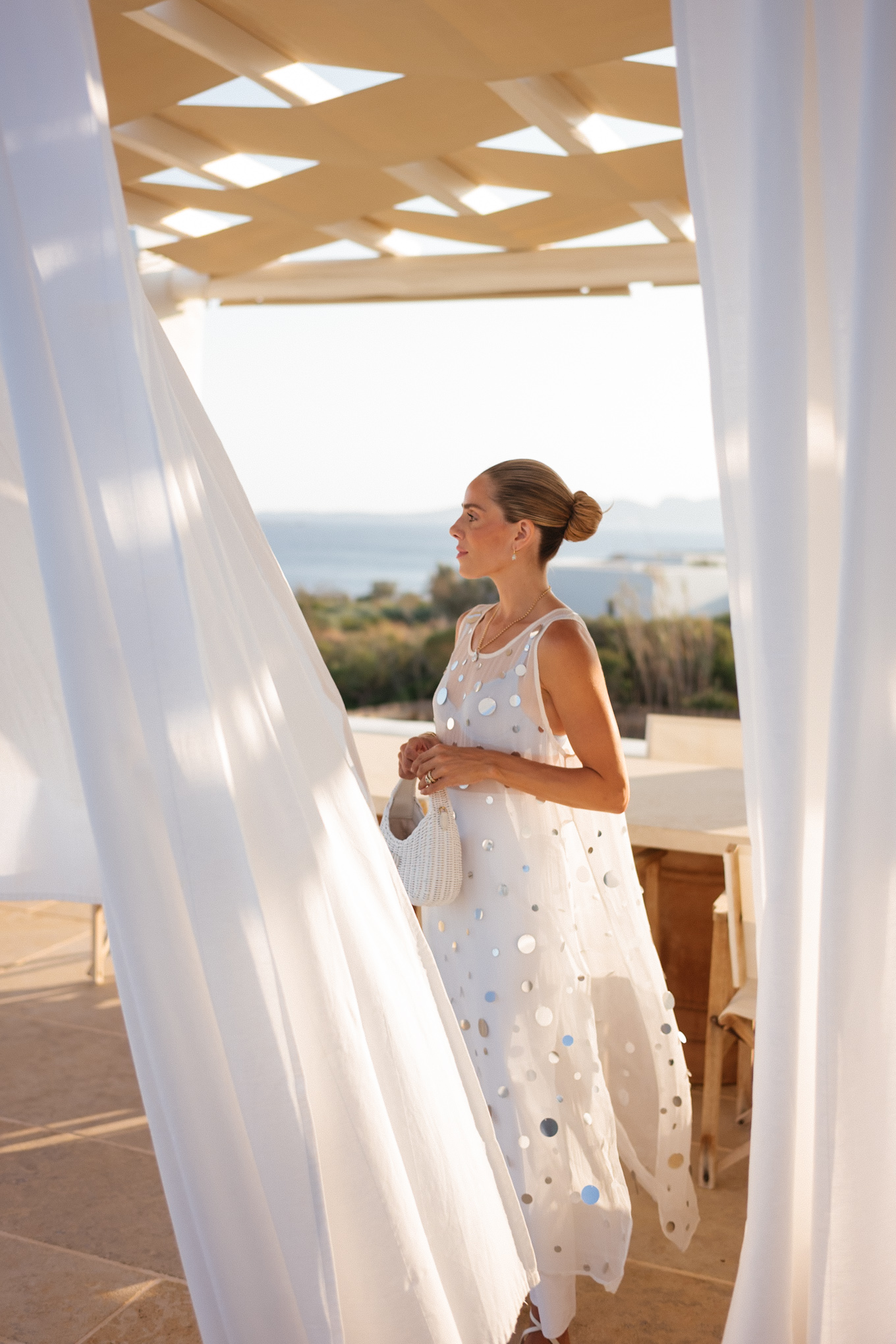 Pinse blanche Top Top Blue Mesh BH White Maxirock White Leder White Leder Sandales