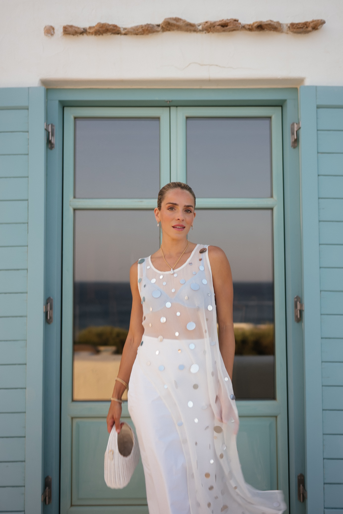 Pinse blanche Top Top Blue Mesh BH White Maxirock White Leder White Leder Sandales