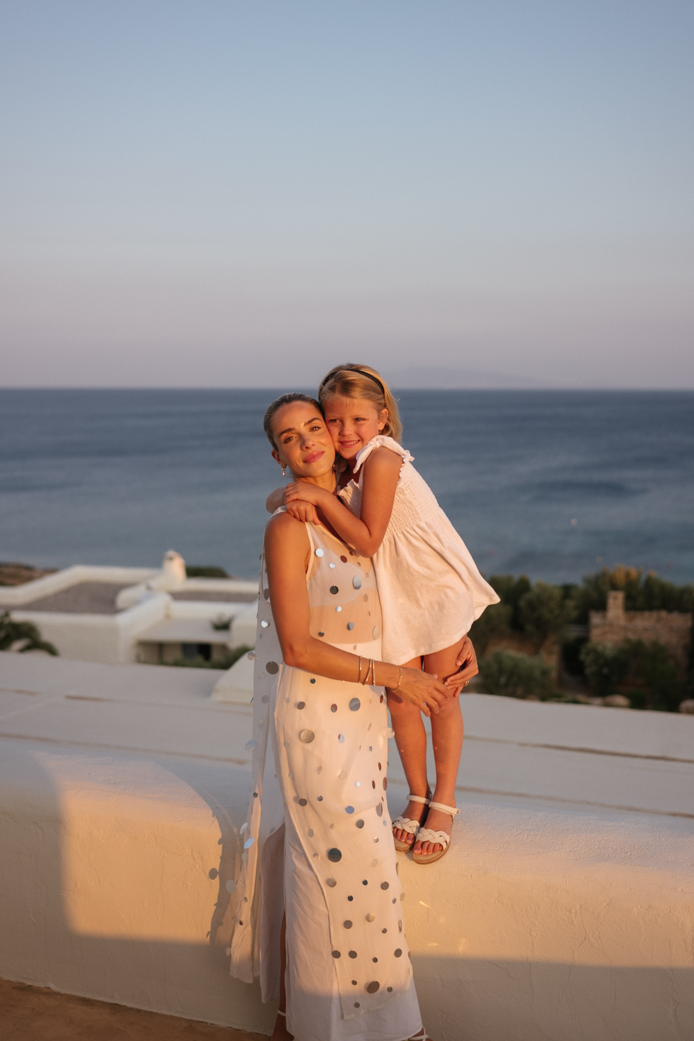 Pinse blanche Top Top Blue Mesh BH White Maxirock White Leder White Leder Sandales