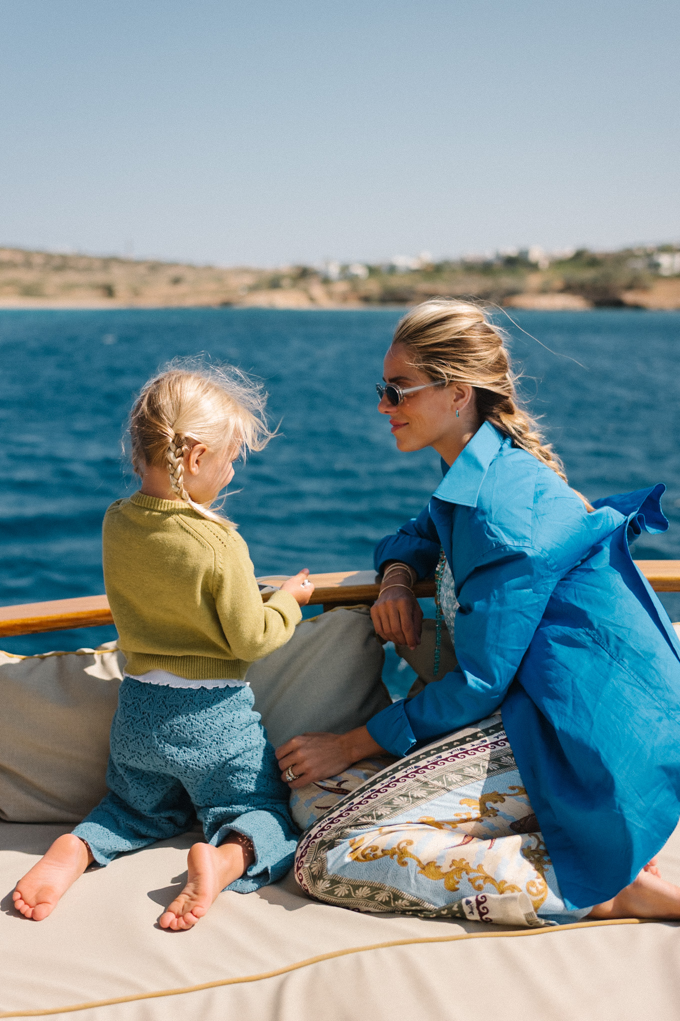 Bleu un morceau de pantalon de soie en coquille flottante Collier de côte Oxford Blue