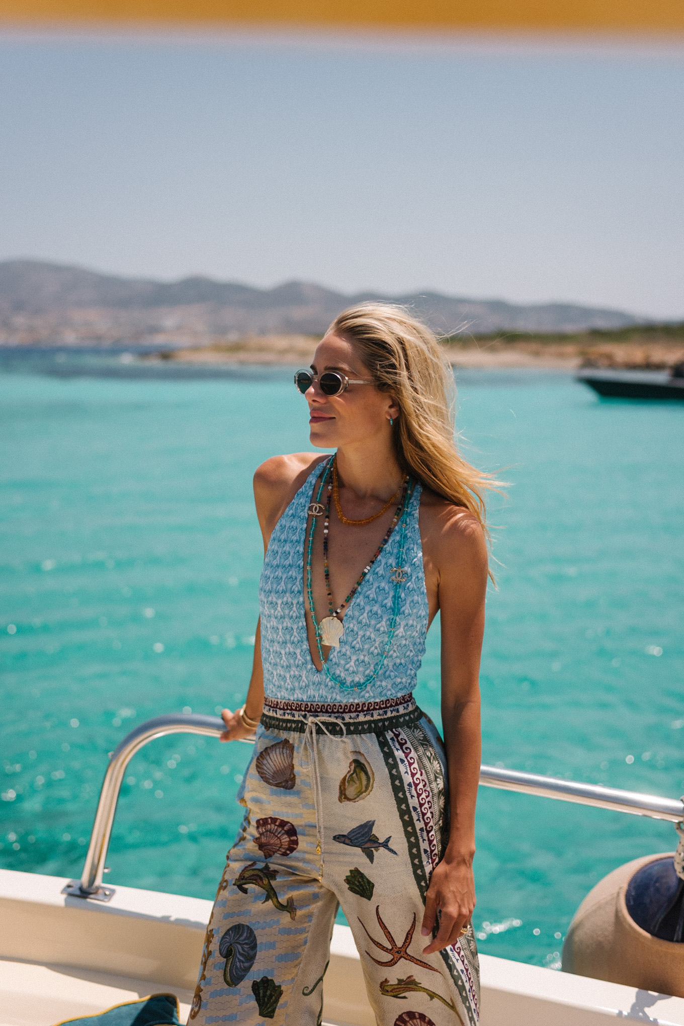 Bleu un morceau de pantalon de soie en coquille flottante Collier de côte Oxford Blue