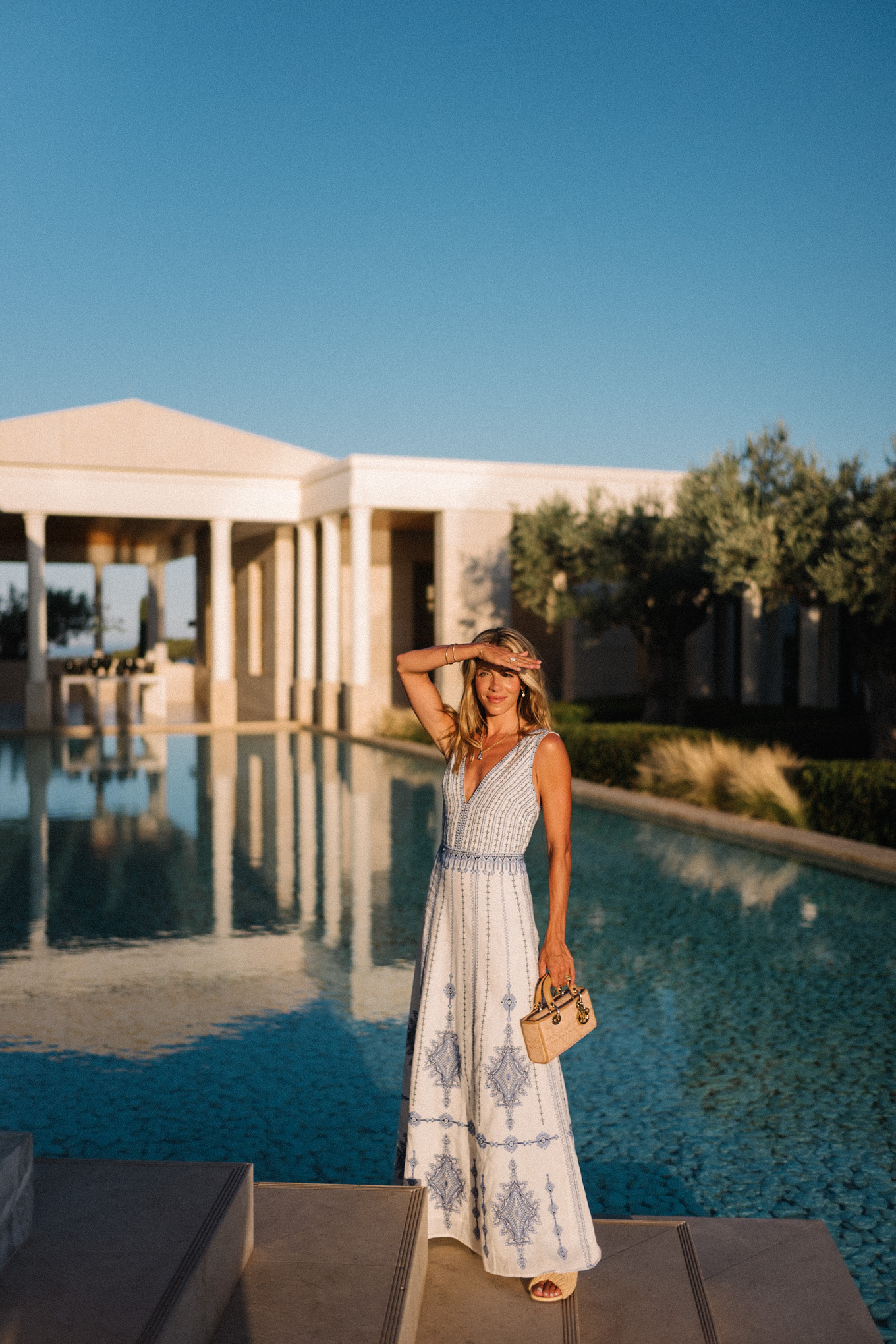 Robe maxi brodée bleu blanc