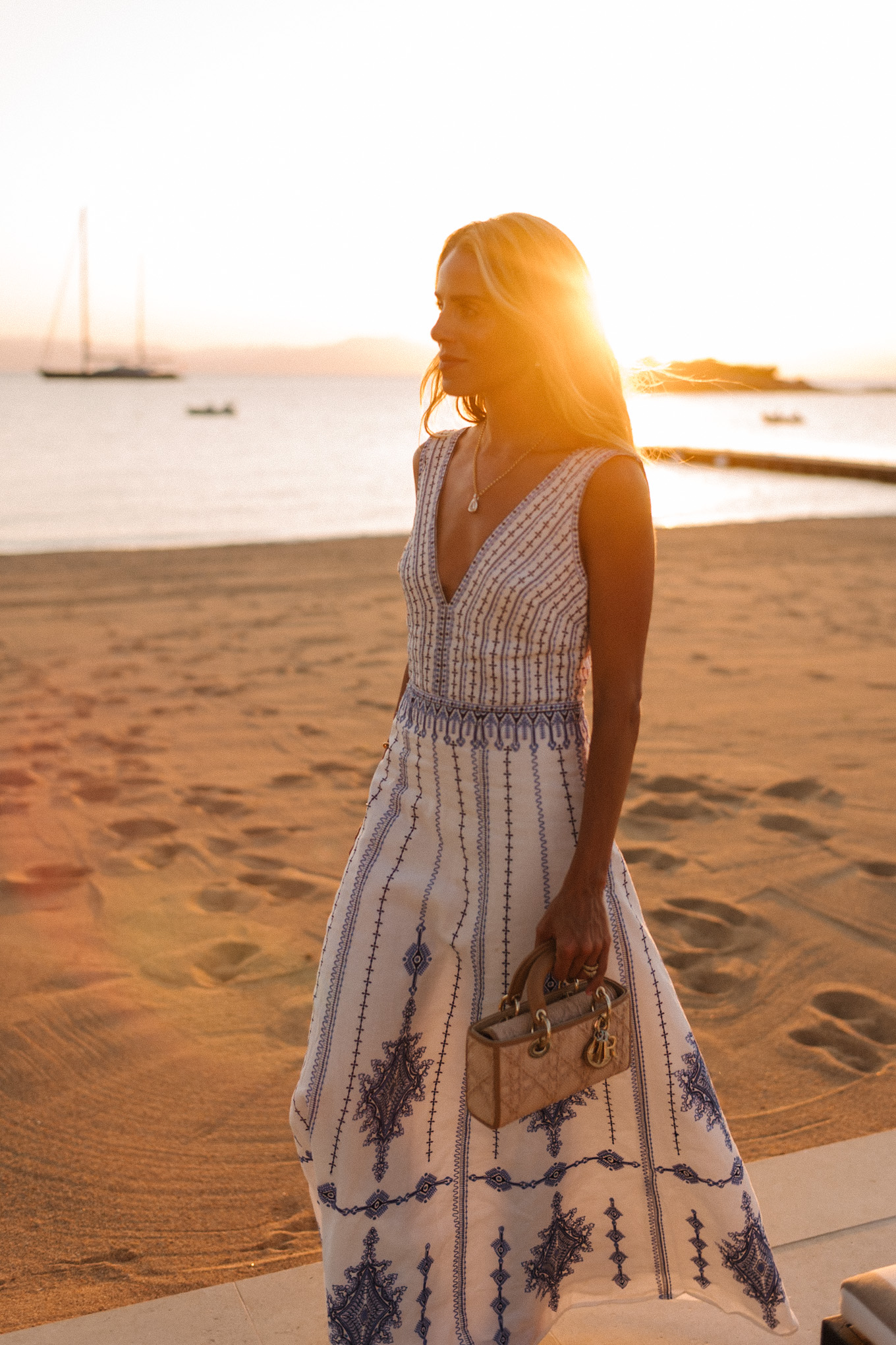 Robe maxi brodée bleu blanc