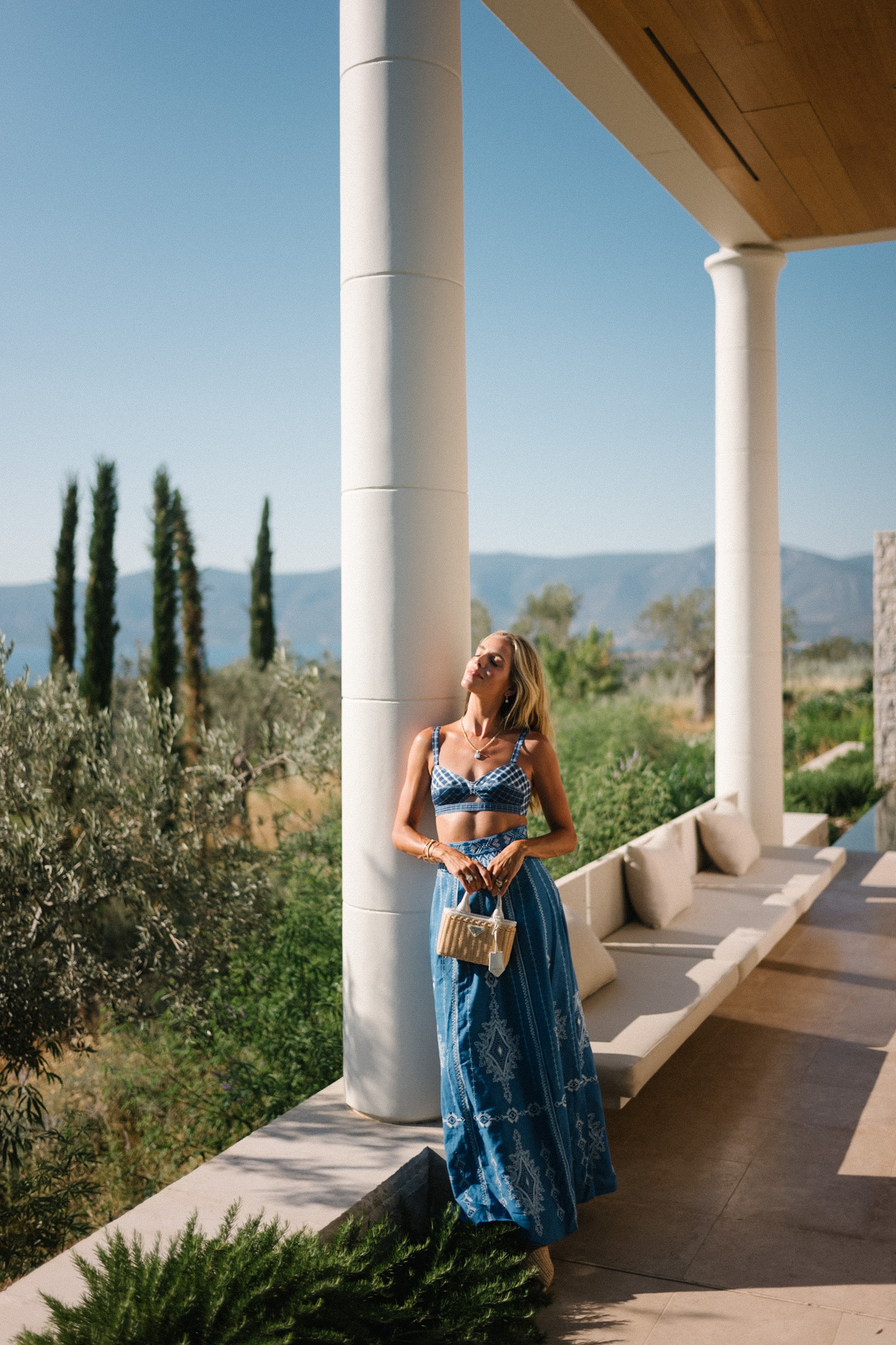 Ble blanc brodé de soutien-gorge brodé bleu blanc brodé de jupe maxi brodée