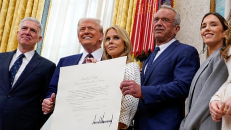 Robert F Kennedy Jr. en tant que secrétaire à la santé et aux services sociaux de Donald Trump - vidéo