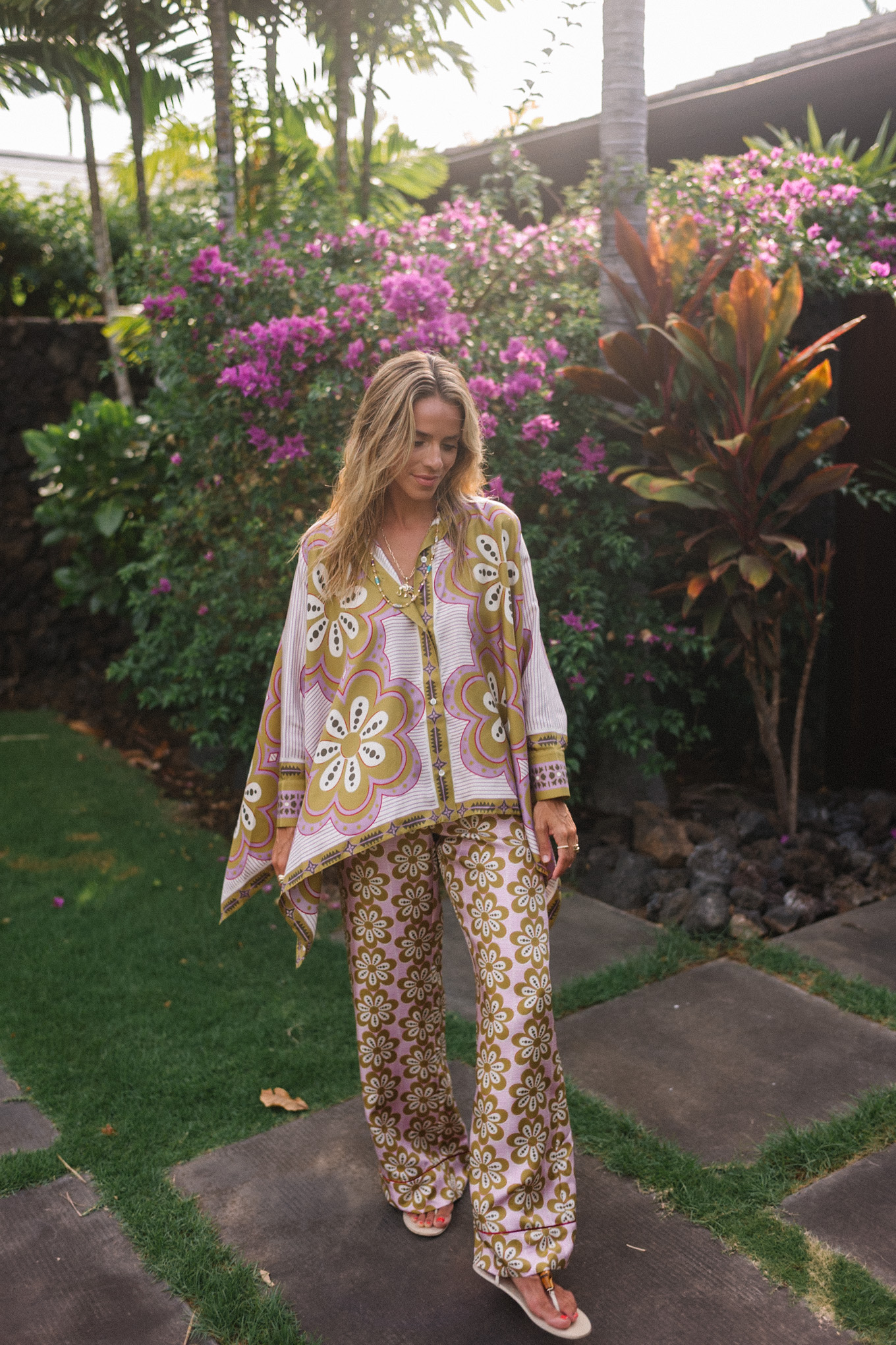 Top et pantalon en soie florale verte rose