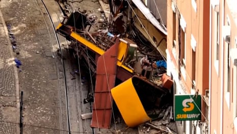 Les photographies aériennes montrent des débris de Lisbonne Funicular Crash - Video 