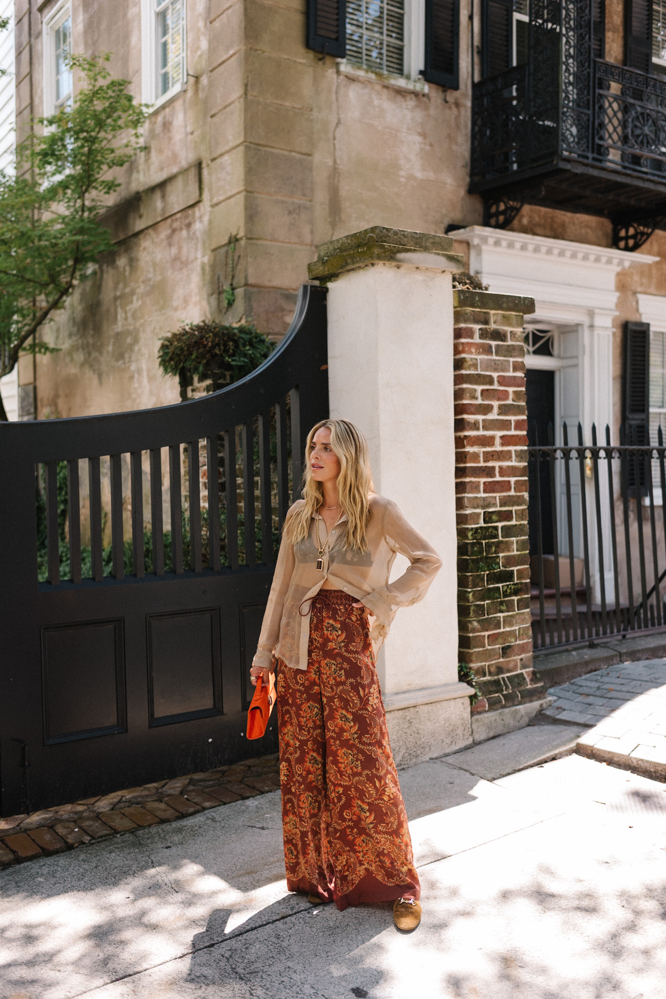 Pantalon en soie à motifs orange