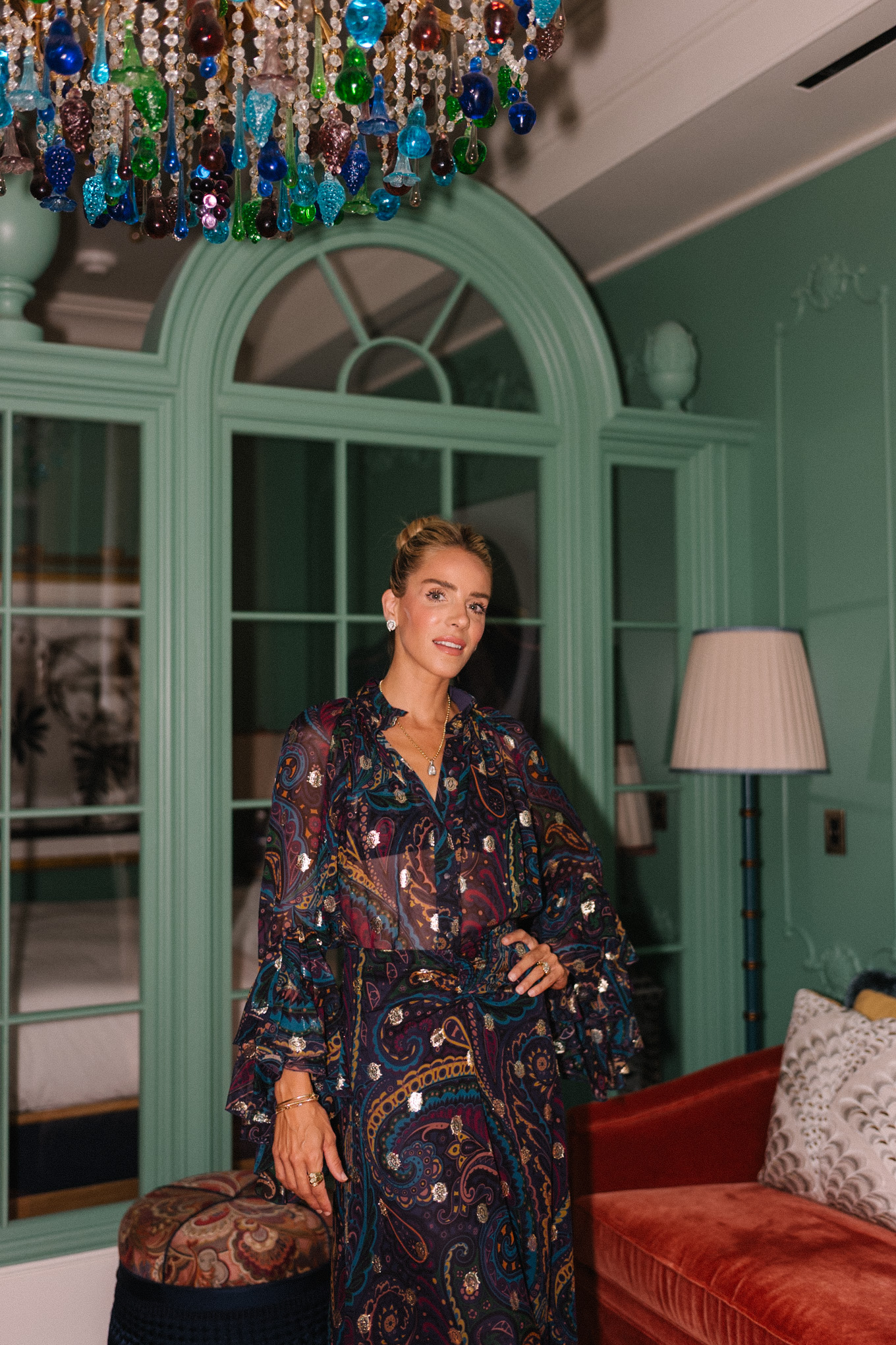 Parisley Sheer Blouse et Rock Set Maroon Suede Plateformes