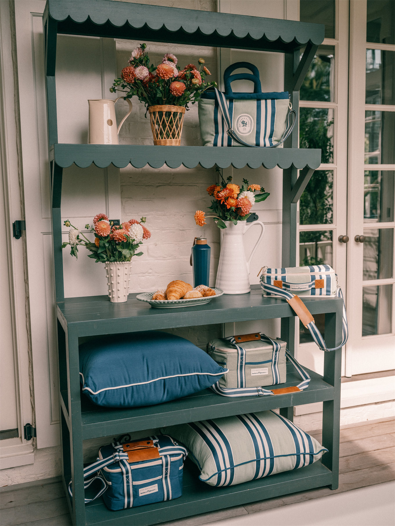 Business and Pleasure Co Blue Green Stripe Pool Pool Pool Towels in the Free Pillow Sun Sun Rogue Embelles Fraîcheur