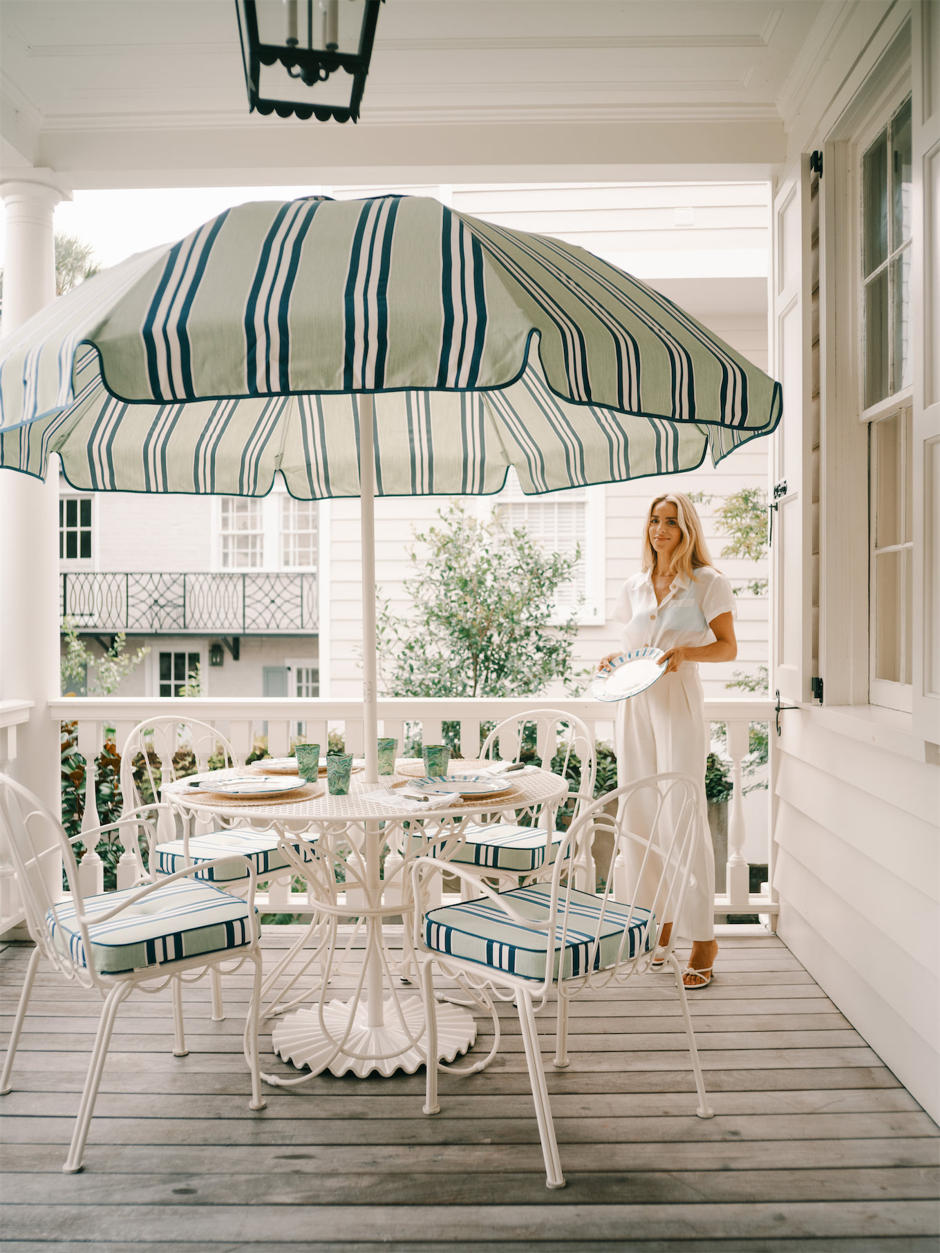 Business and Pleasure Co Blue Green Stripe Pool Pool Pool Towels in the Free Pillow Sun Sun Rogue Embelles Fraîcheur