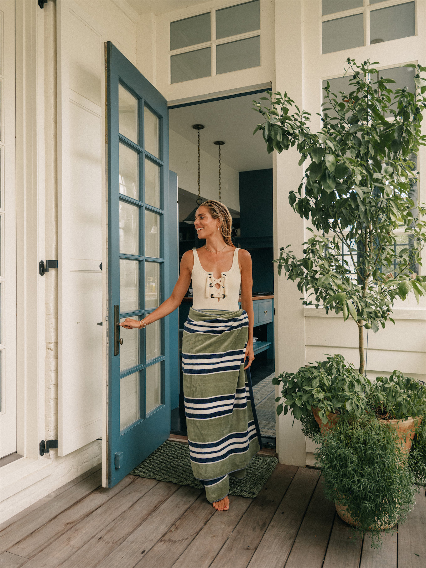 Business and Pleasure Co Blue Green Stripe Pool Pool Pool Towels in the Free Pillow Sun Sun Rogue Embelles Fraîcheur