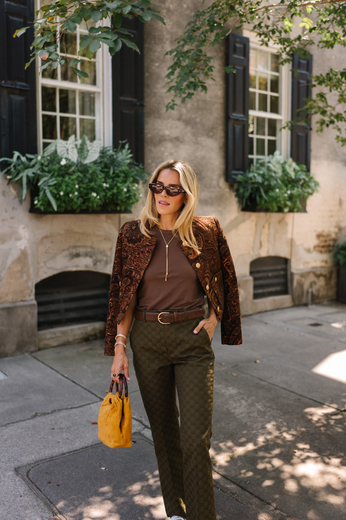 Brown Paisley Jacke Brown Tank Moss Green Pantal