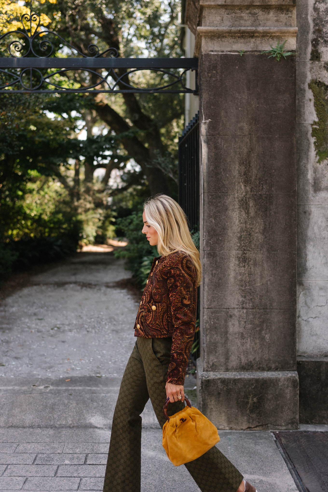 Brown Paisley Jacke Brown Tank Moss Green Pantal