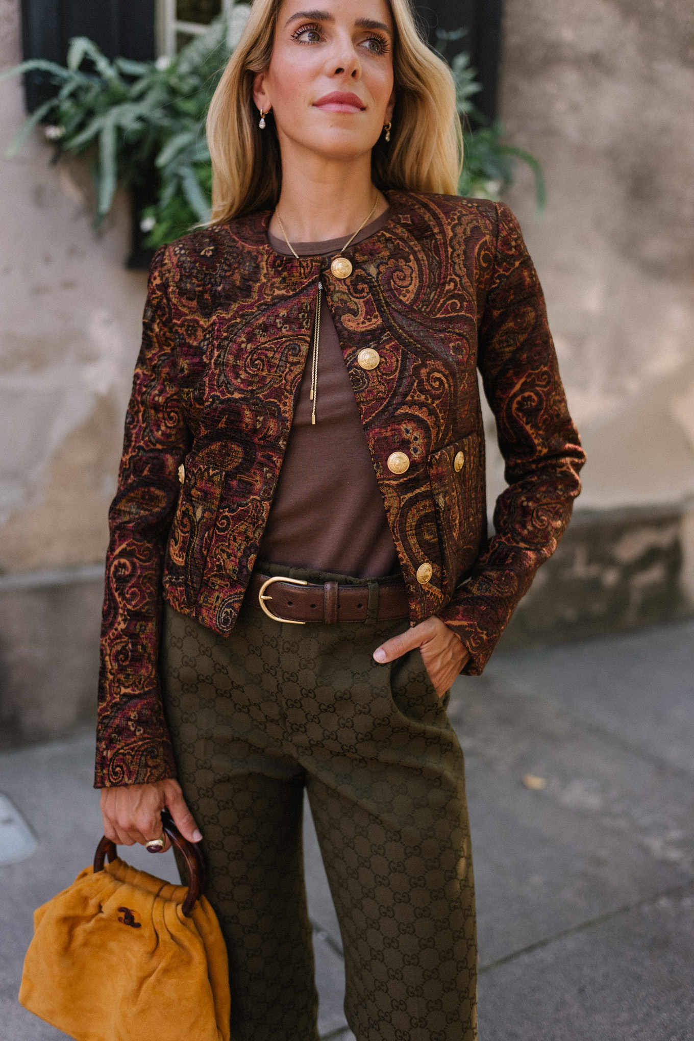 Brown Paisley Jacke Brown Tank Moss Green Pantal