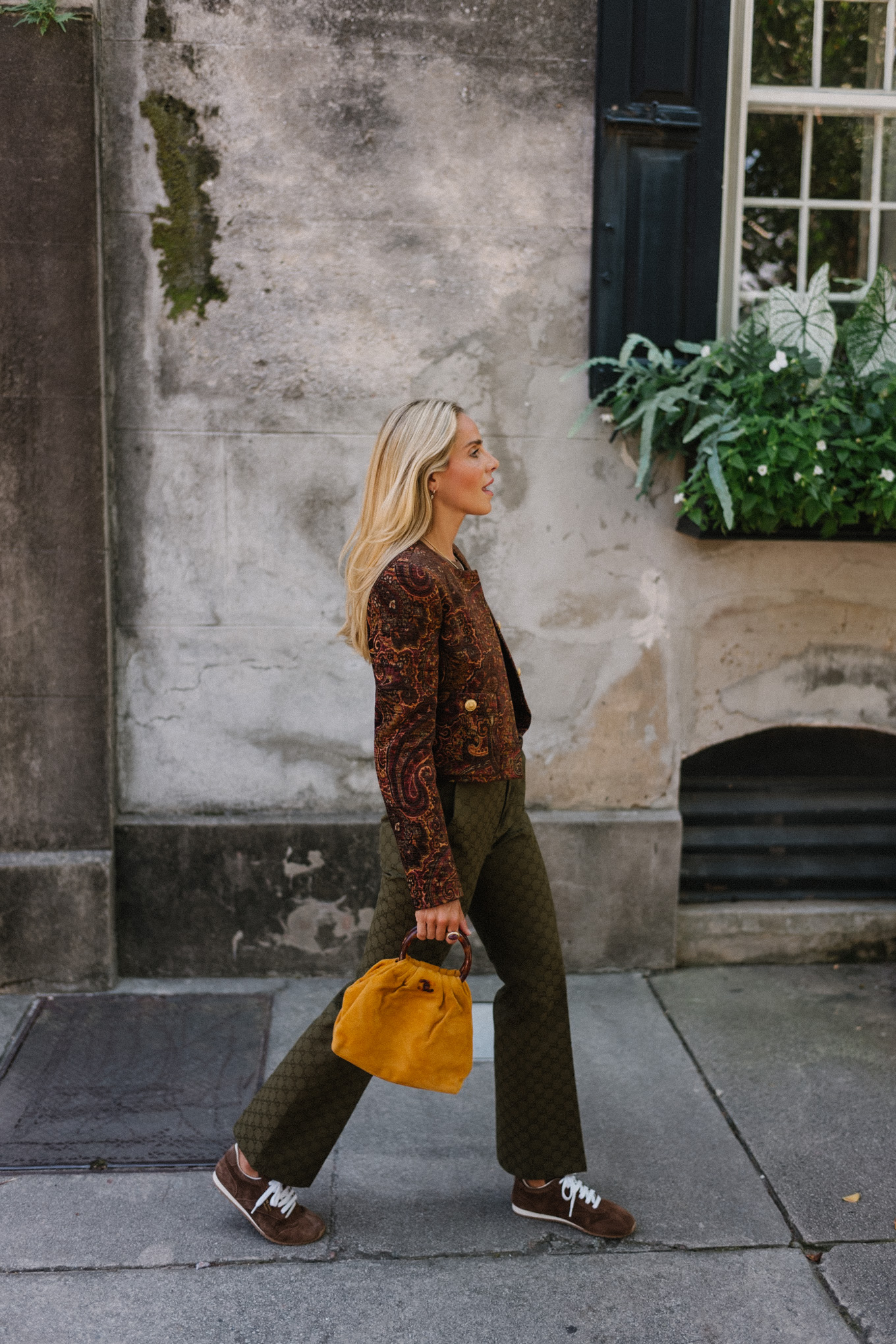 Brown Paisley Jacke Brown Tank Moss Green Pantal