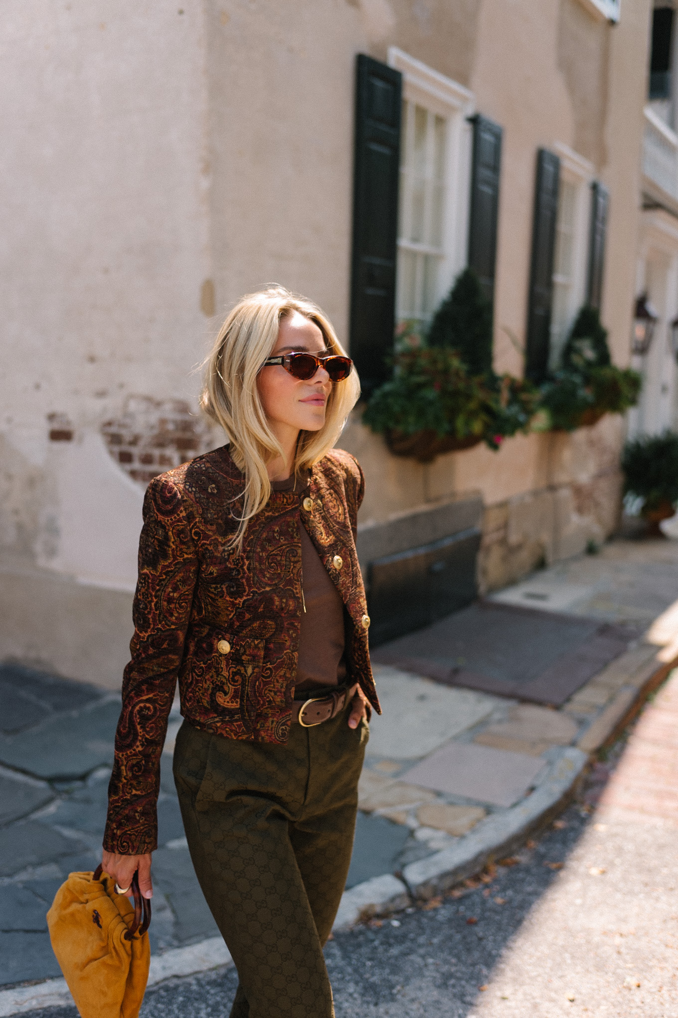 Brown Paisley Jacke Brown Tank Moss Green Pantal