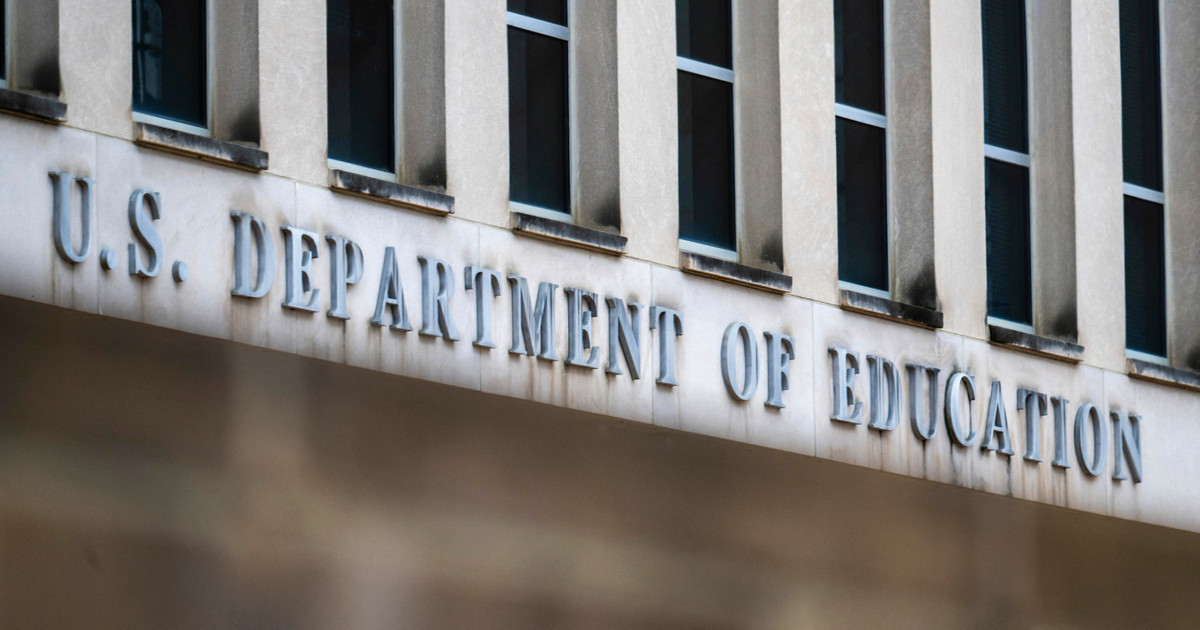 Le ministère de l’Éducation annule la décision de supprimer le financement des programmes destinés aux étudiants sourds-aveugles – ProPublica