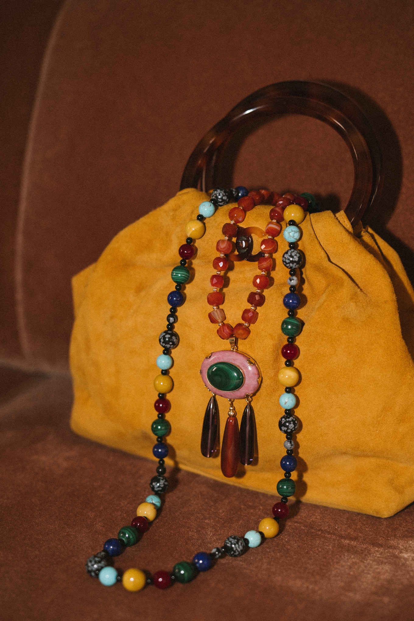 bijoux en perles colorées pour les vacances