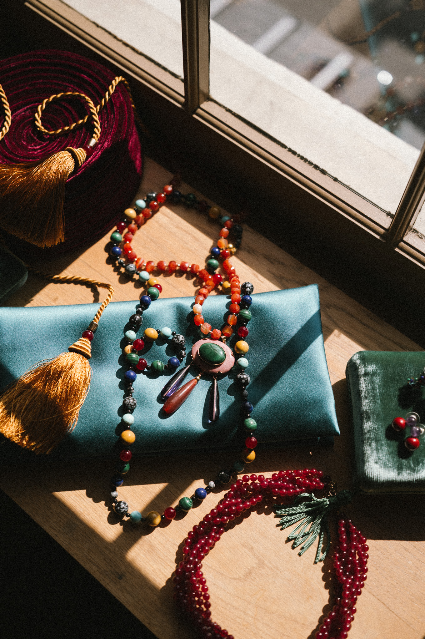 bijoux en perles colorées pour les vacances