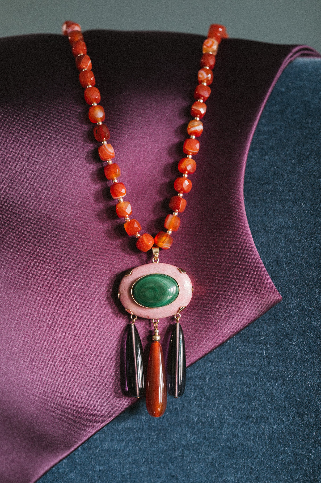 bijoux en perles colorées pour les vacances