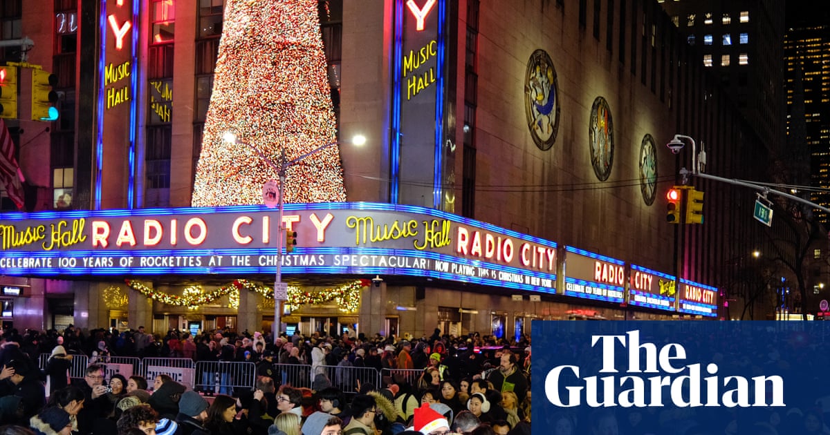L'actualité de Trump en un coup d'œil : le président affirme que les droits de douane sont à l'origine d'une croissance inattendue, mais la confiance des consommateurs chute | Administration Trump