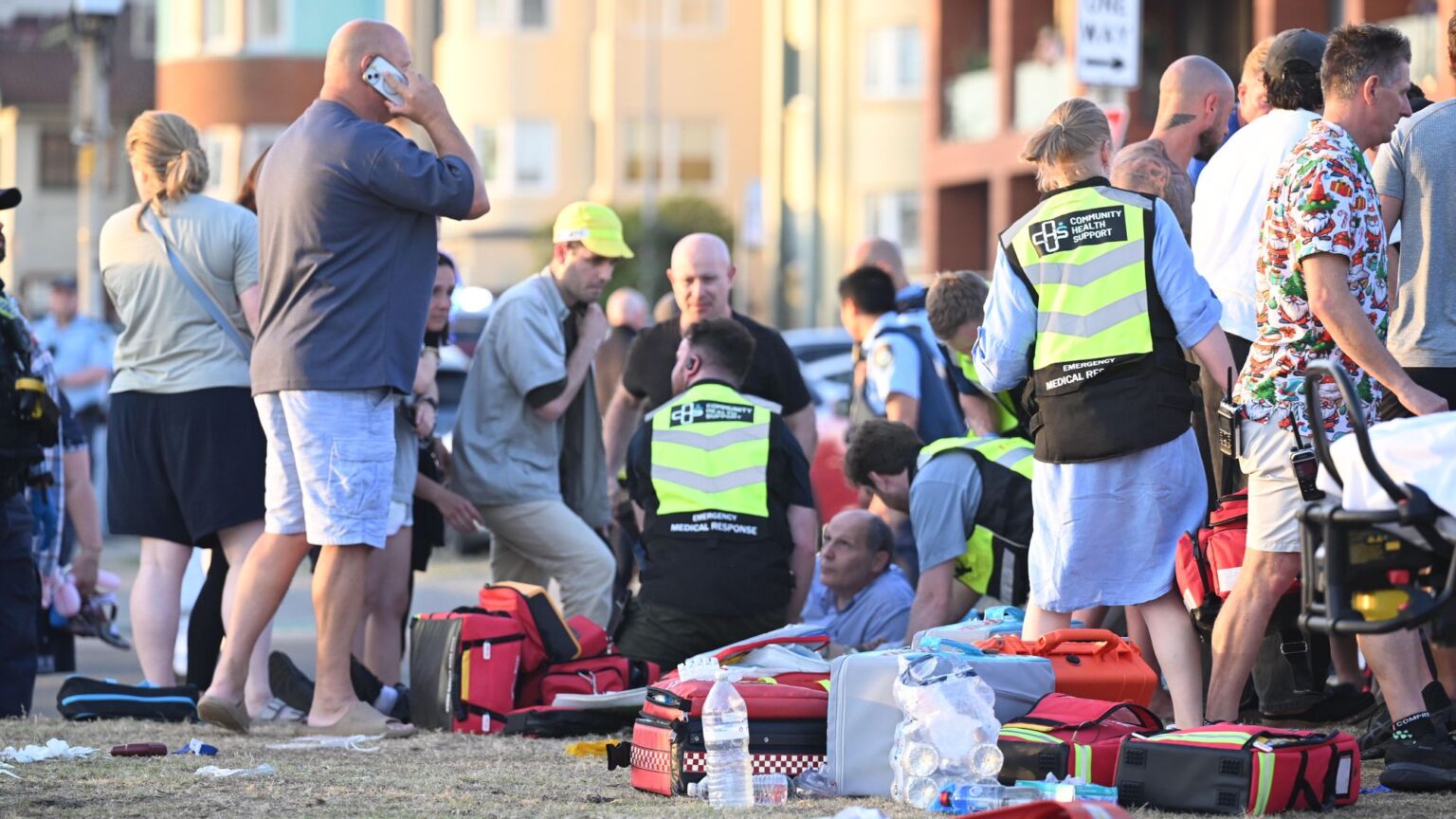 Les distractions de l'Occident envers Bondi sont obscènes