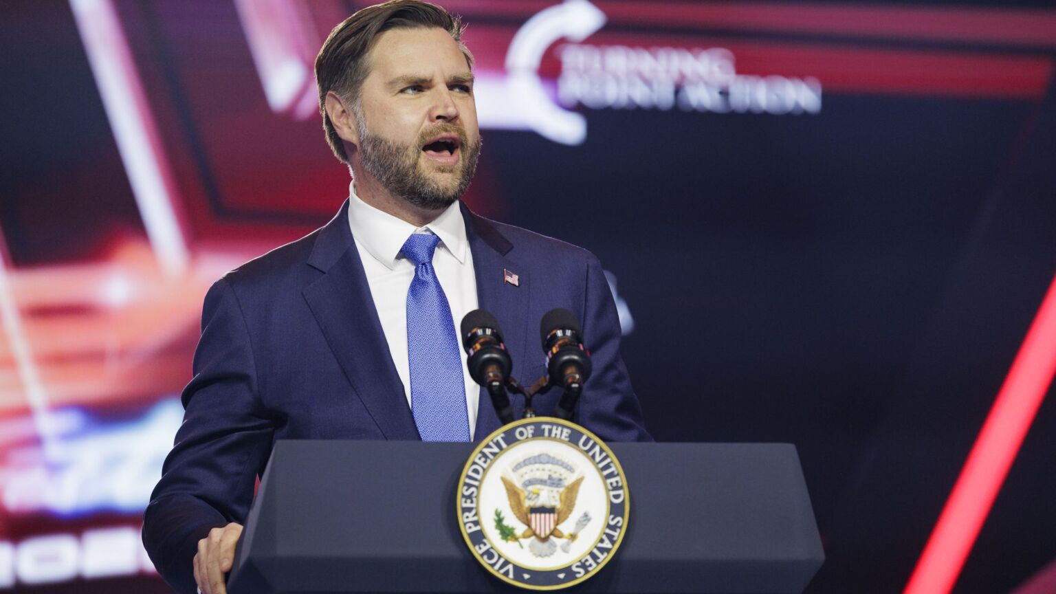 La guerre civile MAGA contre les « Américains du patrimoine »