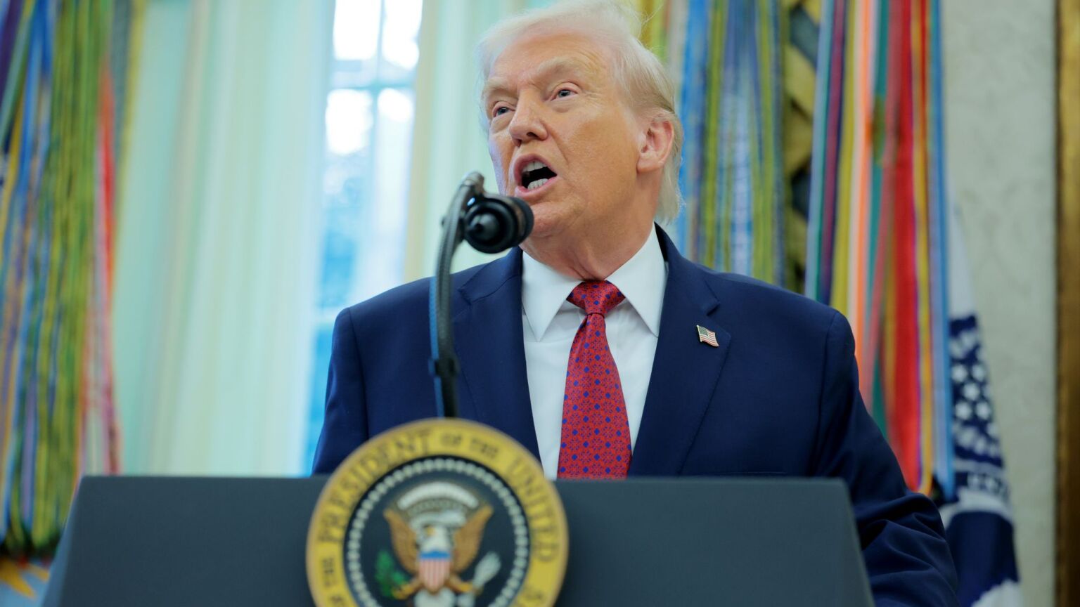 Pourquoi Trump a tort de poursuivre la BBC en justice