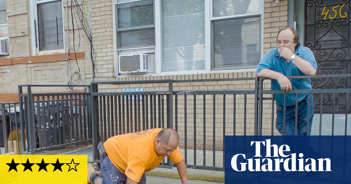 Critique de « L’histoire du béton » – Le premier film de John Wilson est un triomphe absurde | Danse du Soleil 2026