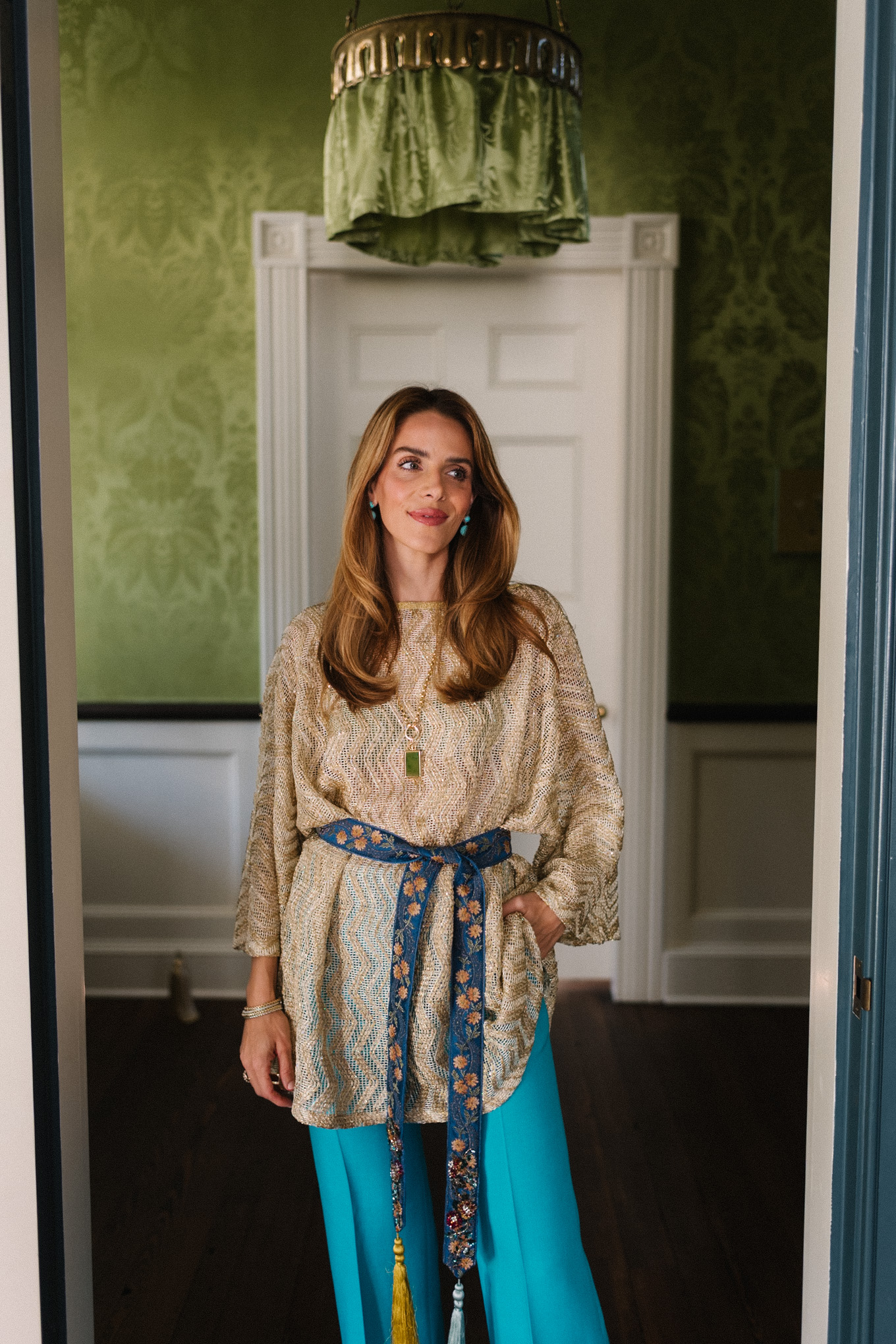 La ceinture superposée ludique – une nouvelle façon de la porter