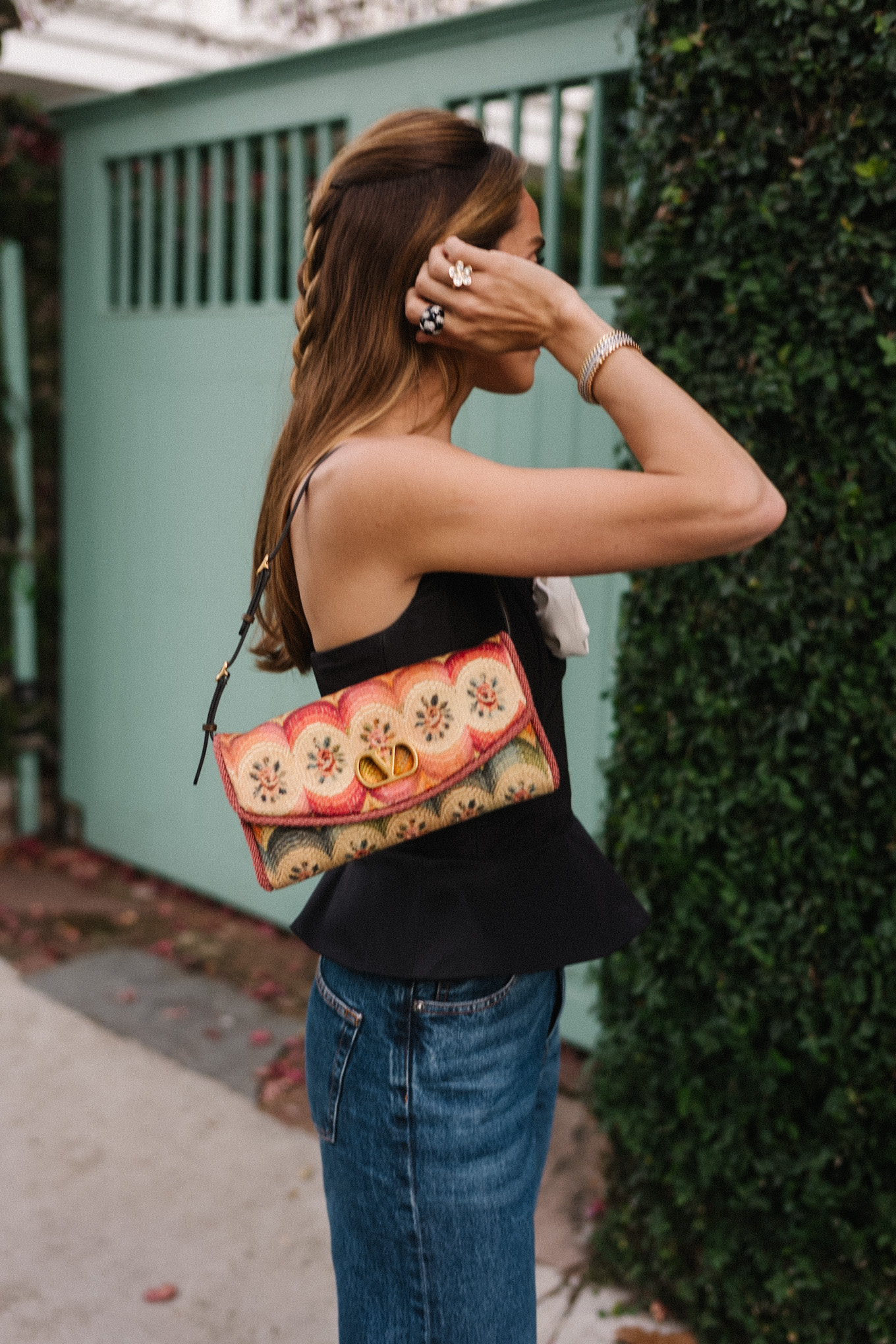 Haut corset, manteau blazer en velours, denim bleu