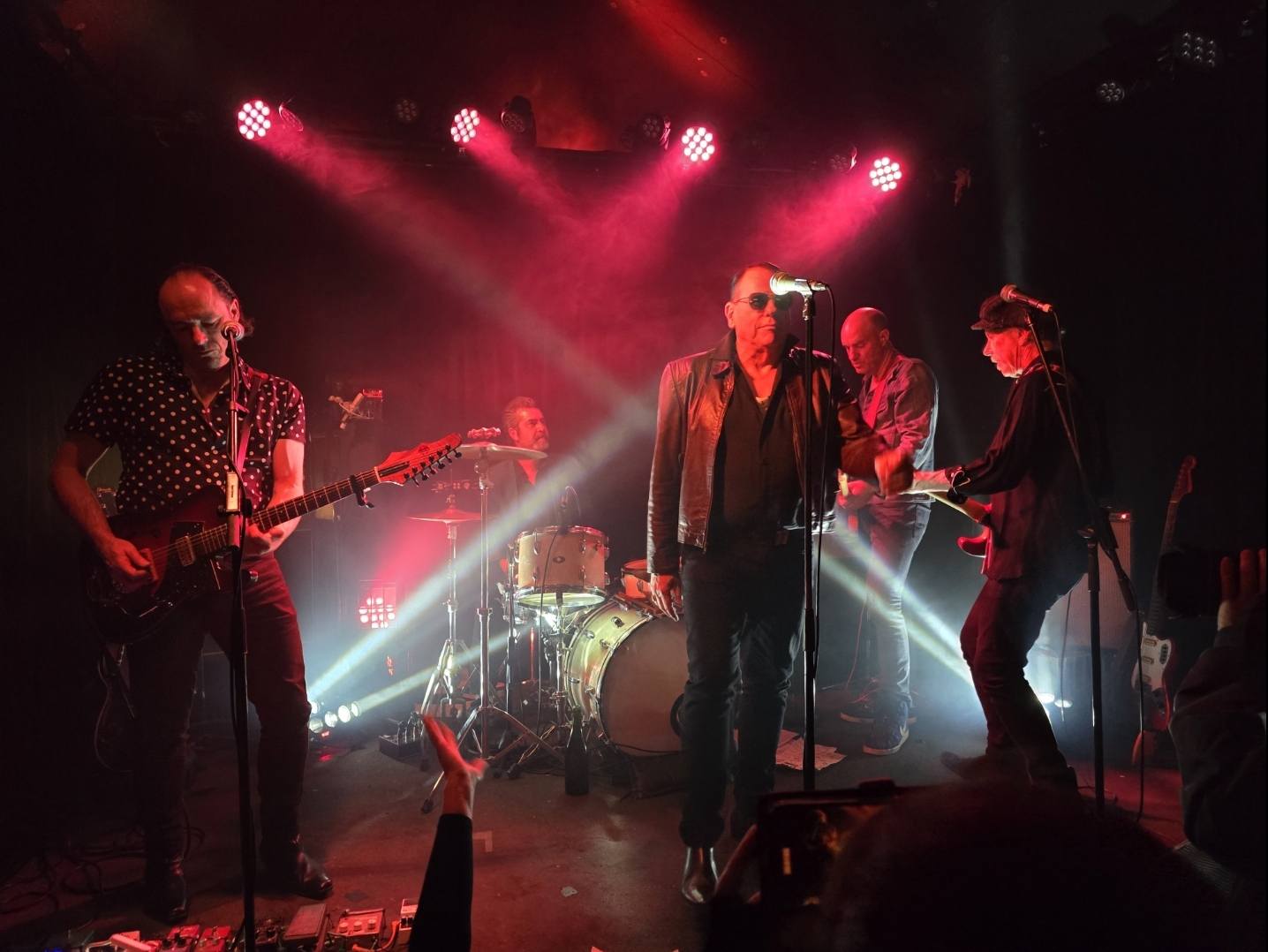 Tout est “In The Manifesto” – Sacred Cowboys dévoile une collection de bijoux atmosphériques qui brillent de mille feux. – Mafia de la banquette arrière