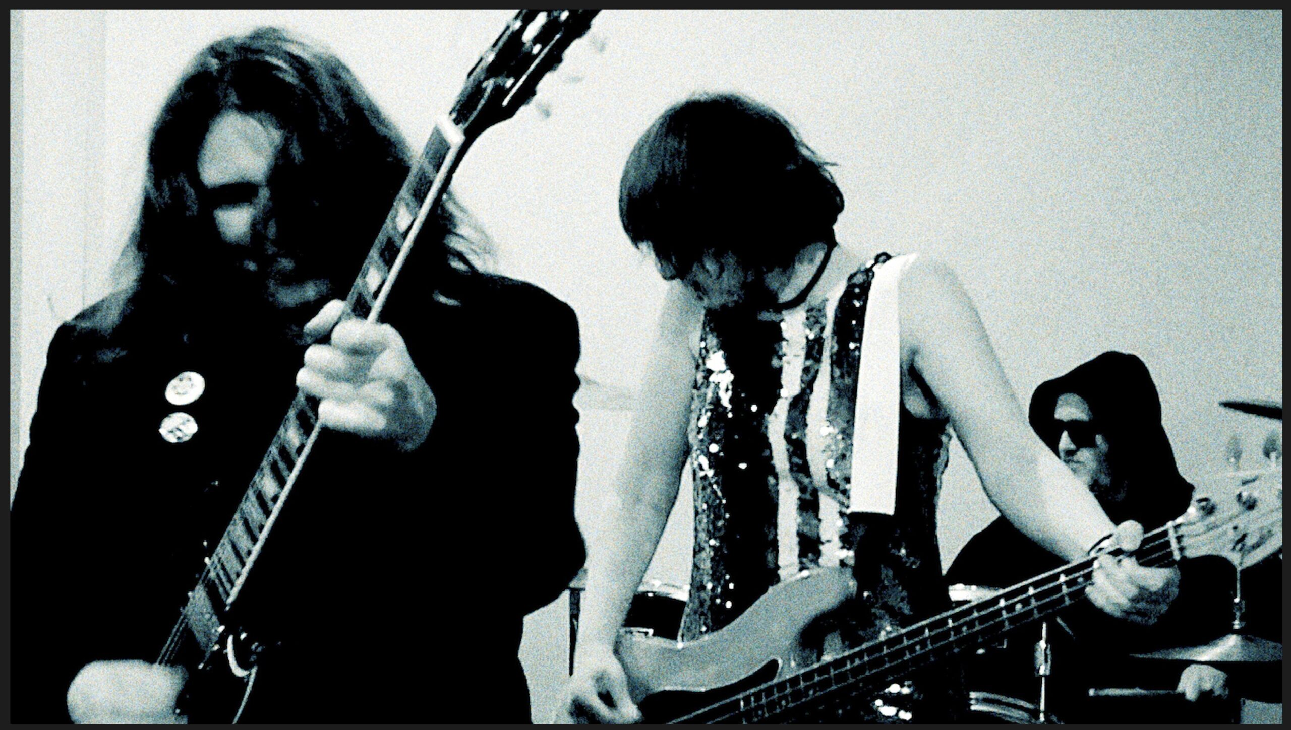 Moler revient avec le nouveau single Roky et annonce l'album 69 – Backseat Mafia