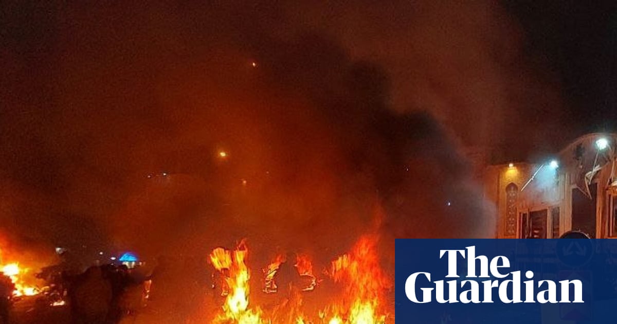 Trump dit qu'il envisage des options militaires « très fortes » contre l'L'Iran alors que le nombre de morts parmi les manifestants augmente | L'Iran