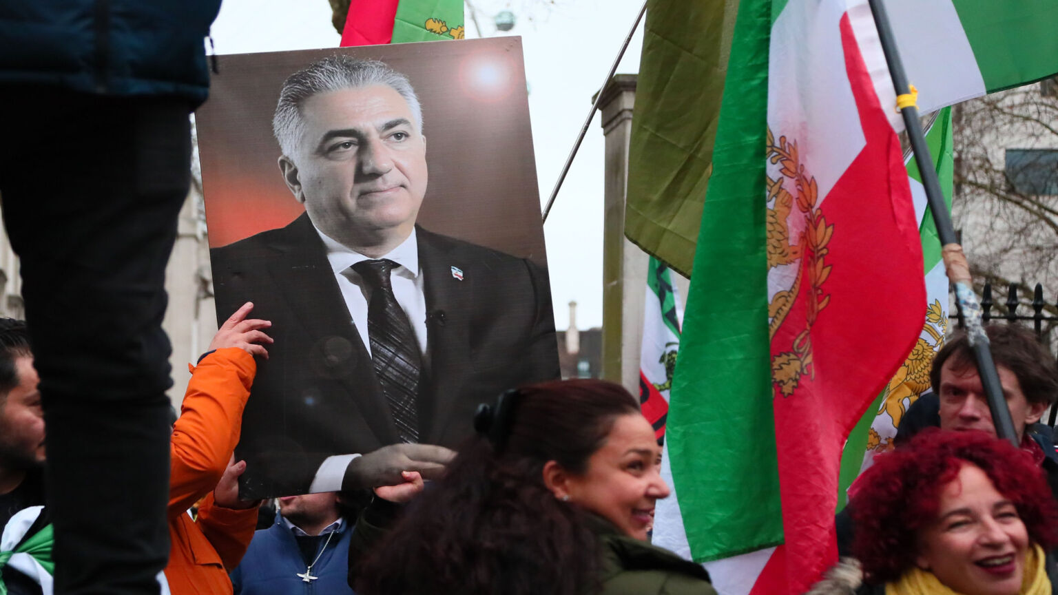 Ni l'Ayatollah ni le Shah