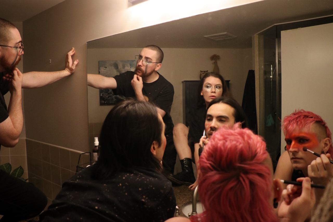 Nameless Friends partage une nouvelle vidéo et un nouveau single « I'm Afraid Of Failure », avant le deuxième album à venir – Backseat Mafia