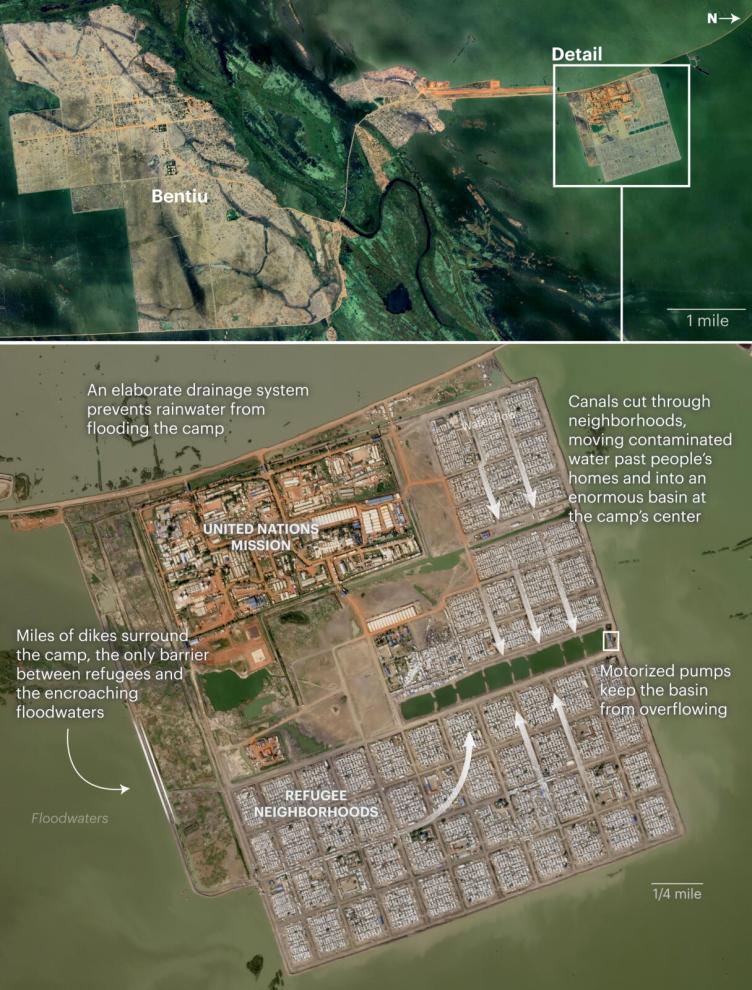 Satellitenbilder zeigen ein von Überschwemmungen umgebenes Flüchtlingslager, mit Anmerkungen, die beschreiben, wie Kanäle und motorisierte Pumpen Regenwasser aus den Vierteln fernhalten.
