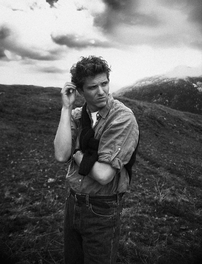 Boy In Space annonce son premier album et sort un nouveau single Who's Crying When I'm Leaving? – Mafia de la banquette arrière