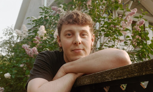 St.Arnaud sort un nouveau single vibrant « Love You ! (Pour de vrai)' – Mafia de la banquette arrière