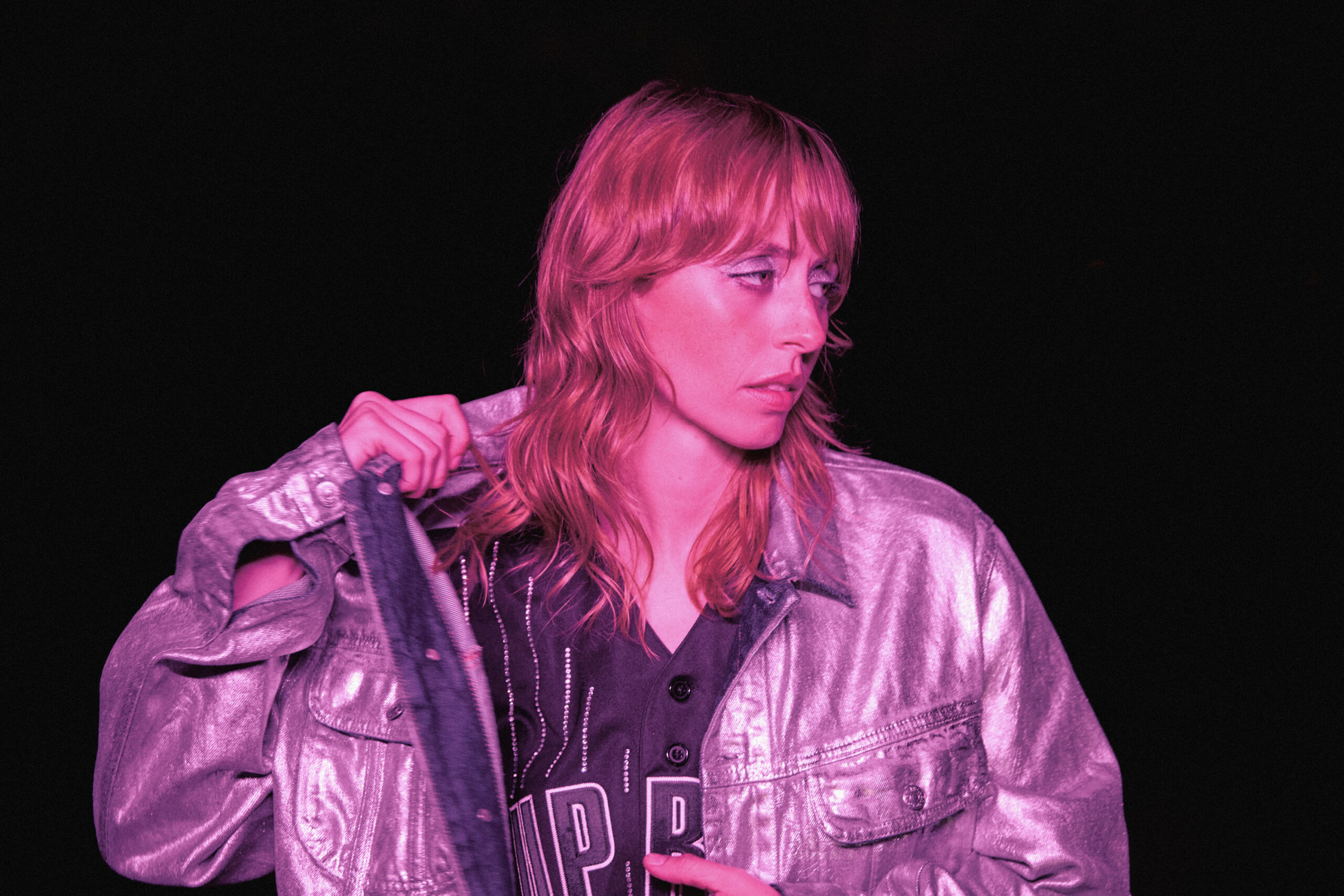 Gordi présente son nouveau single « High Line » et annonce une tournée australienne – Backseat Mafia