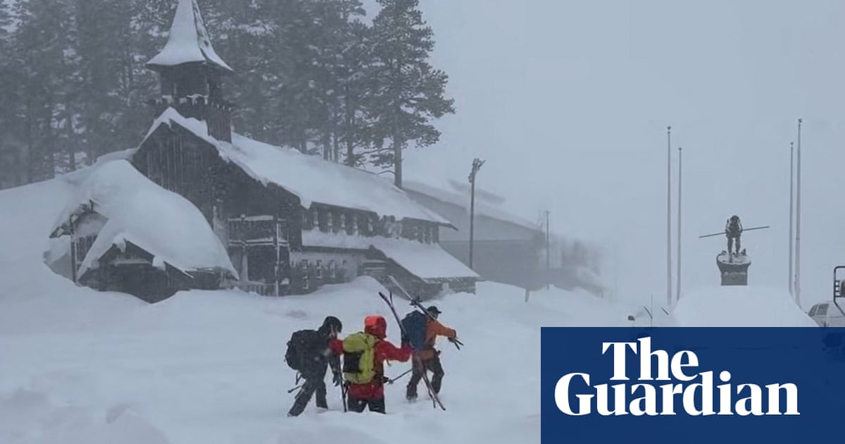Six skieurs retrouvés et dix toujours portés disparus après une avalanche en Californie | Californie