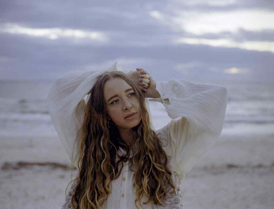 My Cherie partage la vidéo « Box of Pencils » sur les pressions identitaires et culturelles – Backseat Mafia